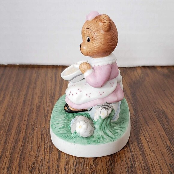 Little Miss Muffet Nursery Rhyme Porcelain Figurine Bronson Collectibles 1994 - Picture 2 of 6